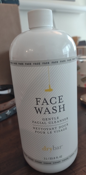 NWT Drybar Gentle Face Wash - 33.8 fl oz - Picture 1 of 2